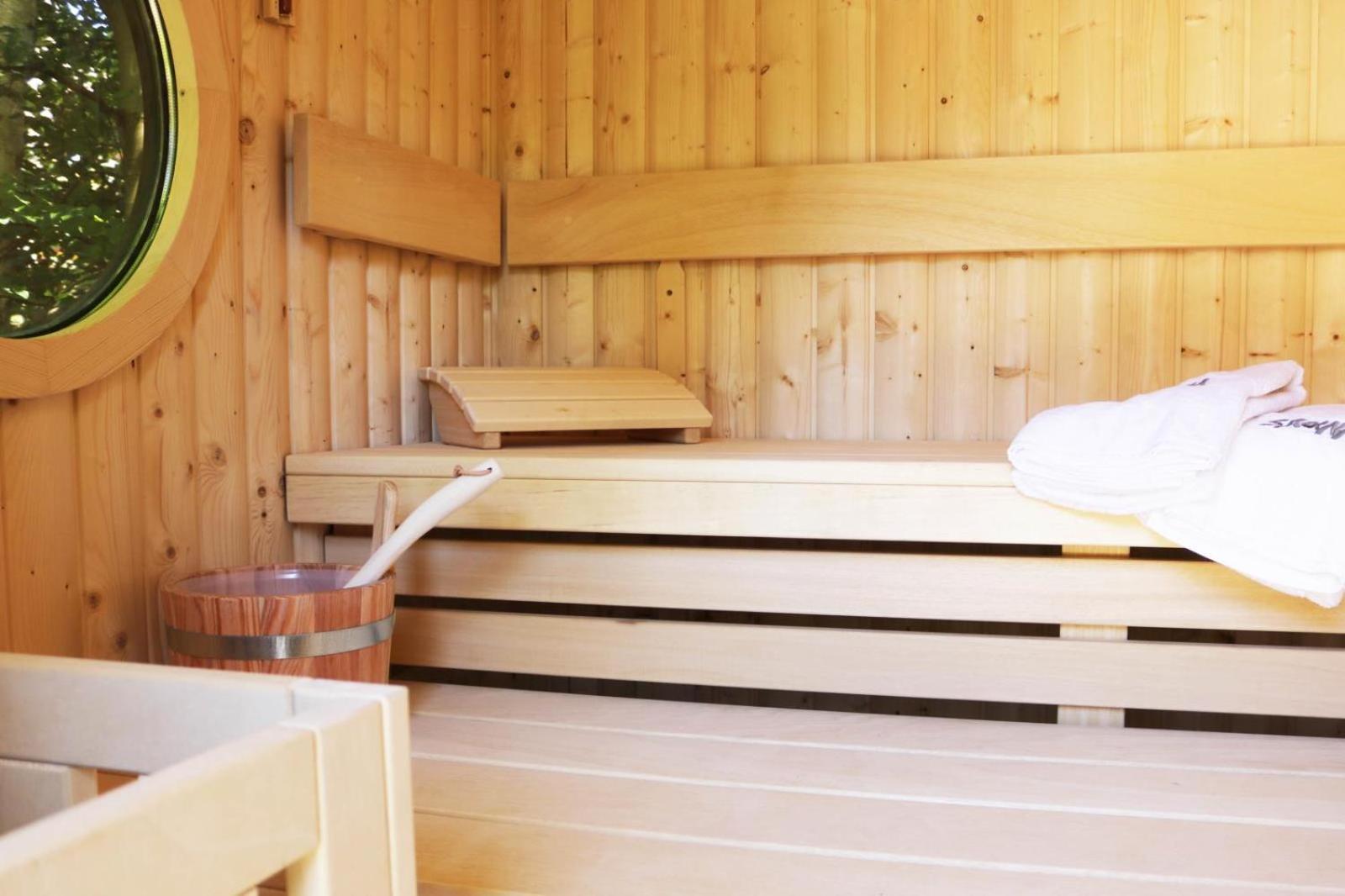 Reetdachhaus Mit Naehe Zur Ostsee, Aussensauna, Spielplatz & Grossem Garten Manhagen Zewnętrze zdjęcie